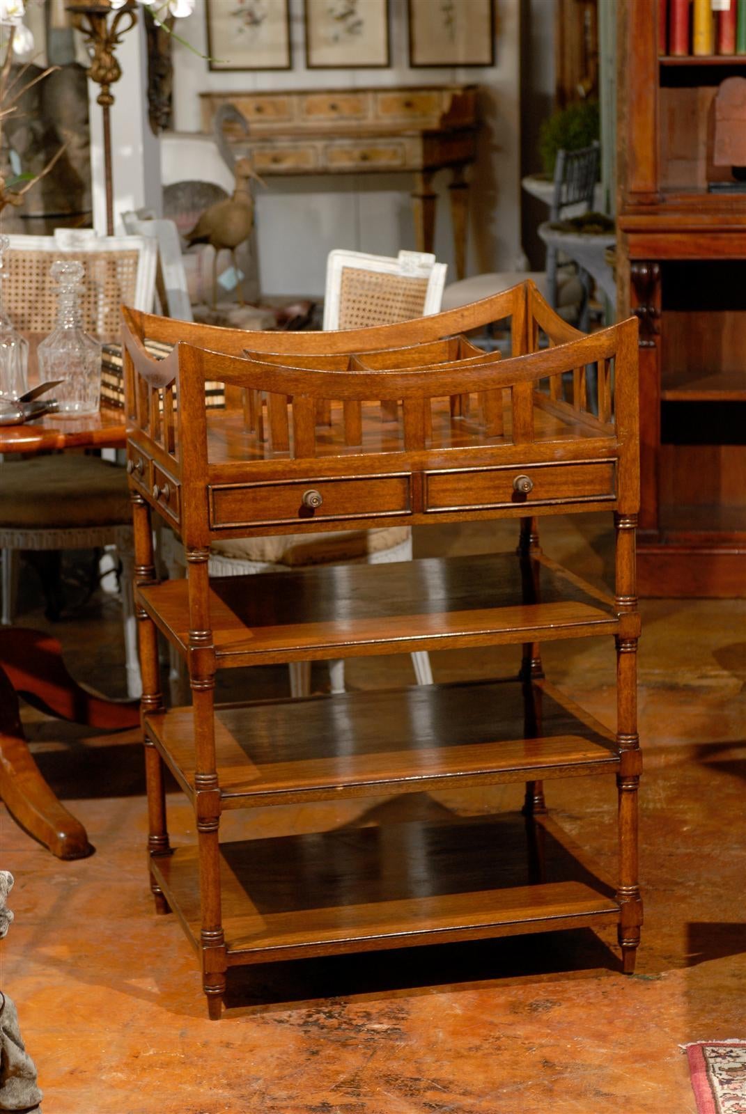 Italian 19th Century Walnut Tiered Étagère with Pierced Gallery and Shelves 3