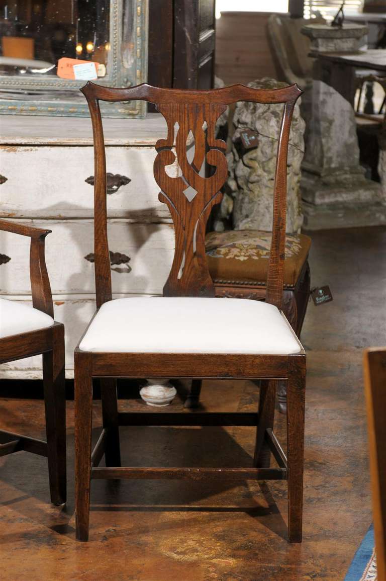 Set of Eight English Chippendale Style Oak Dining Room Chairs with Pierced Splat In Excellent Condition In Atlanta, GA