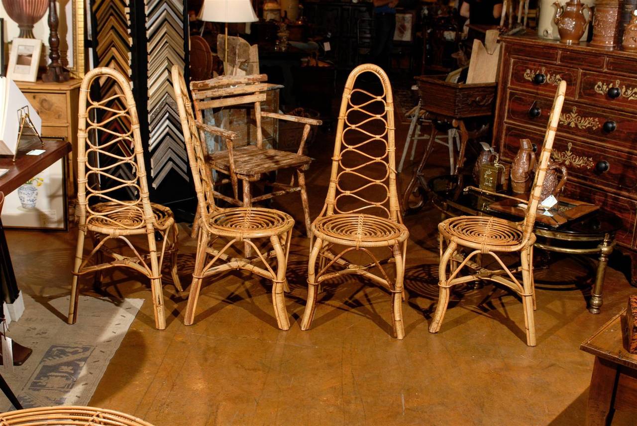 Vintage French Rattan Table and Four Chairs In Excellent Condition For Sale In Atlanta, GA