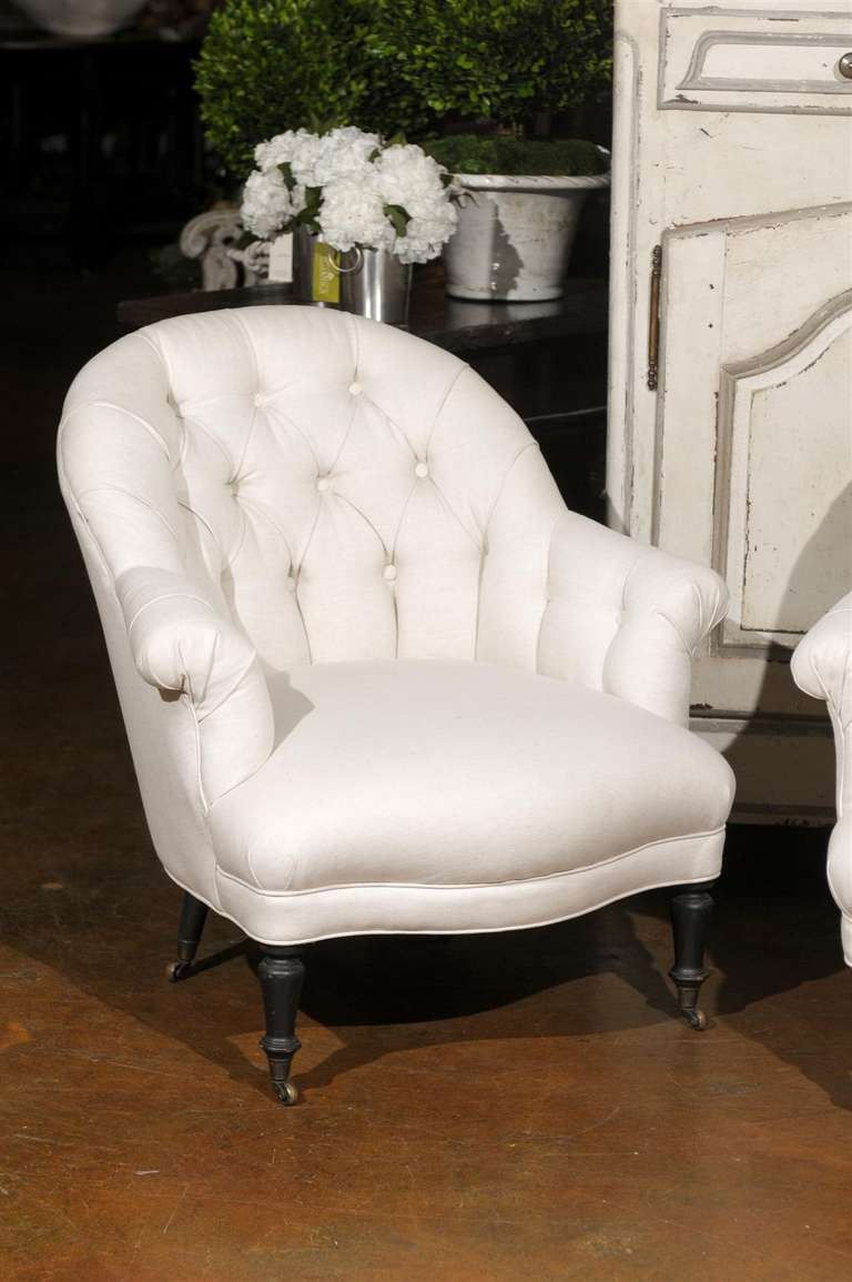 Pair of Tufted Chairs In Excellent Condition In Atlanta, GA