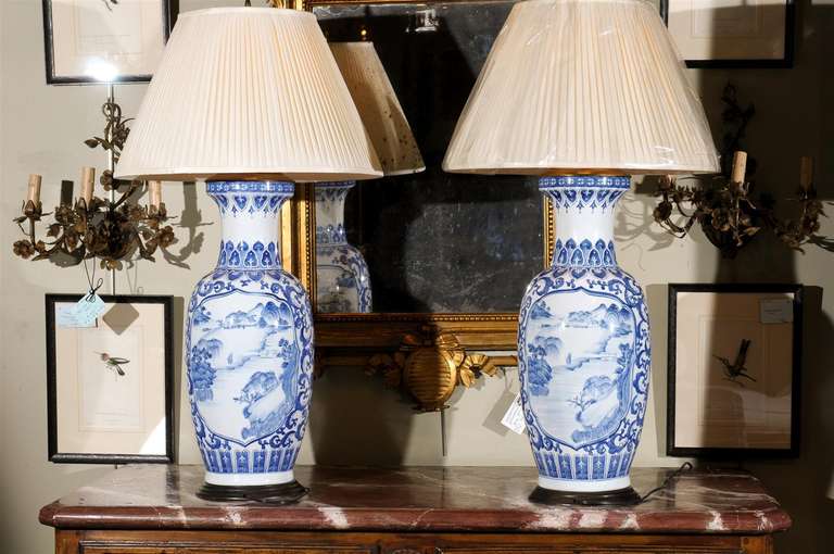 Pair of Antique Blue and White Porcelain Lamps For Sale 4