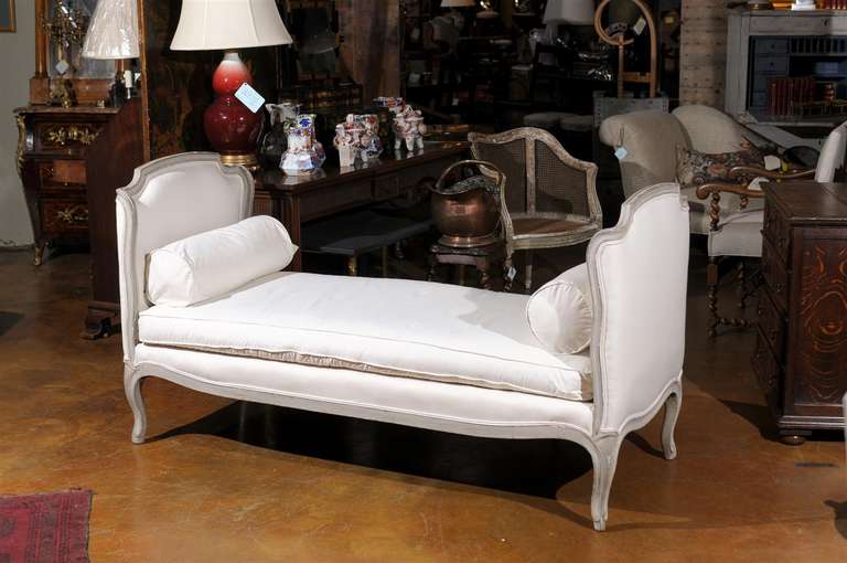 Louis XV Revival Grey Painted Daybed In Excellent Condition In Atlanta, GA