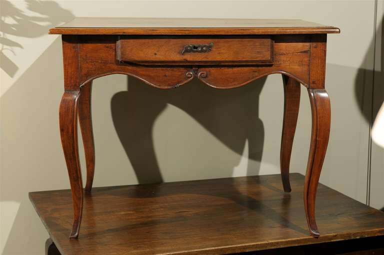 19th Century French Walnut Table For Sale 3