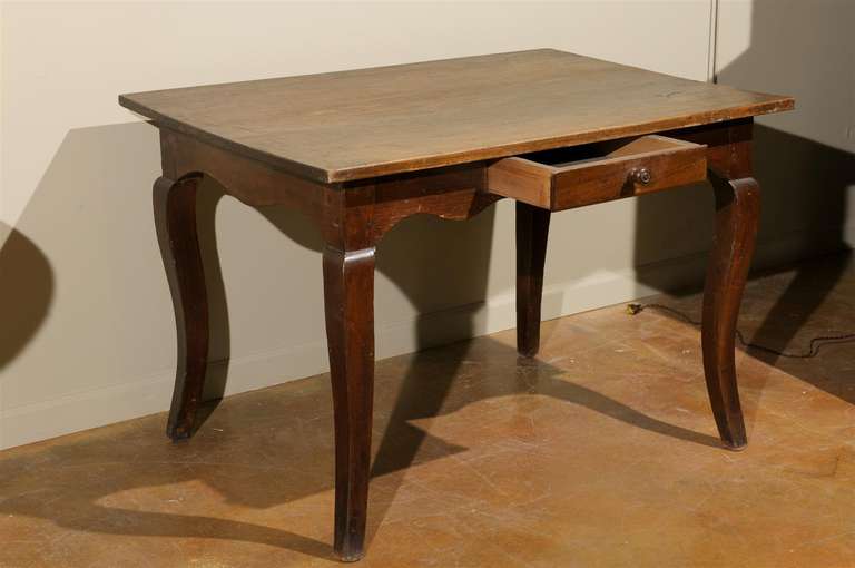 19th Century Large Walnut Table or Desk For Sale 1