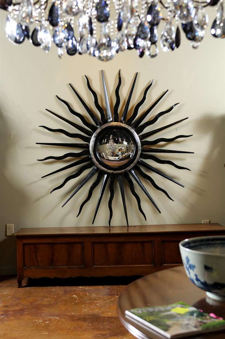 Handsome Starburst Mirror In Excellent Condition In Atlanta, GA