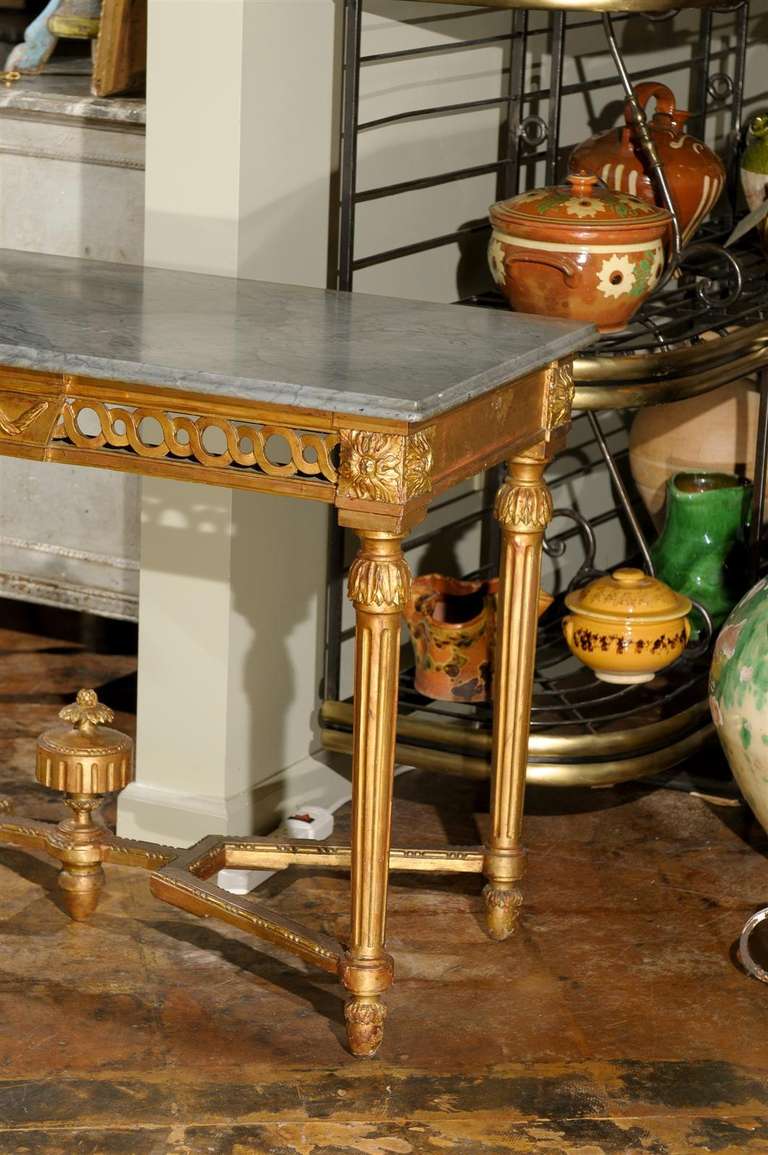 Early 19th Century Carved Giltwood and Gesso Side Table In Excellent Condition In Atlanta, GA