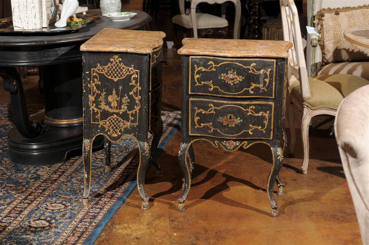 Pair of Florentine Black Painted Chinoiserie Petite Commodes from 19th Century 4