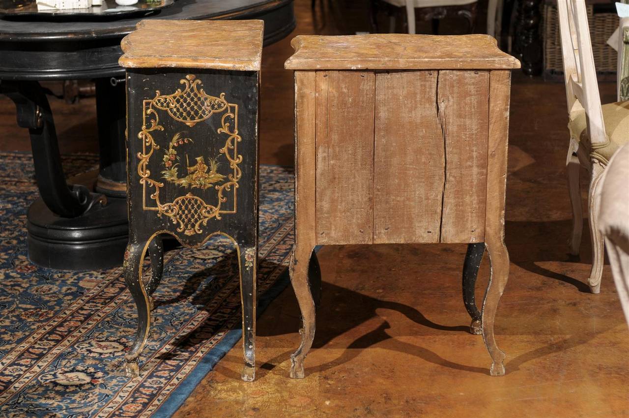 Pair of Florentine Black Painted Chinoiserie Petite Commodes from 19th Century 3