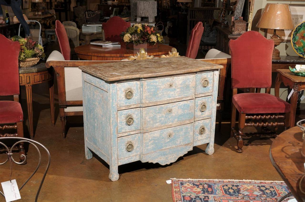 French Painted Commode In Excellent Condition In Atlanta, GA