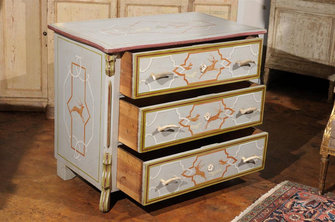 English 1900s Stags and Dogs Painted Three-Drawer Commode with Antlers Handles 6