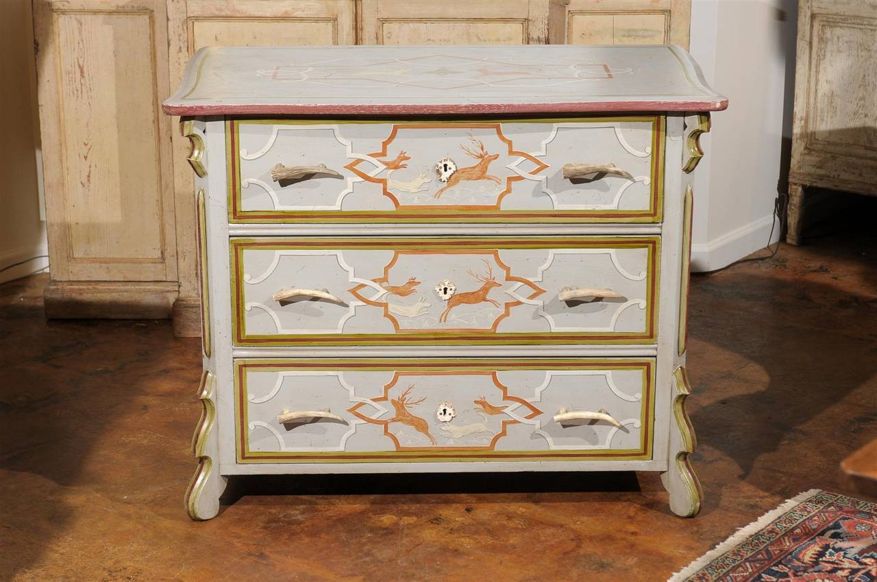 English 1900s Stags and Dogs Painted Three-Drawer Commode with Antlers Handles 4