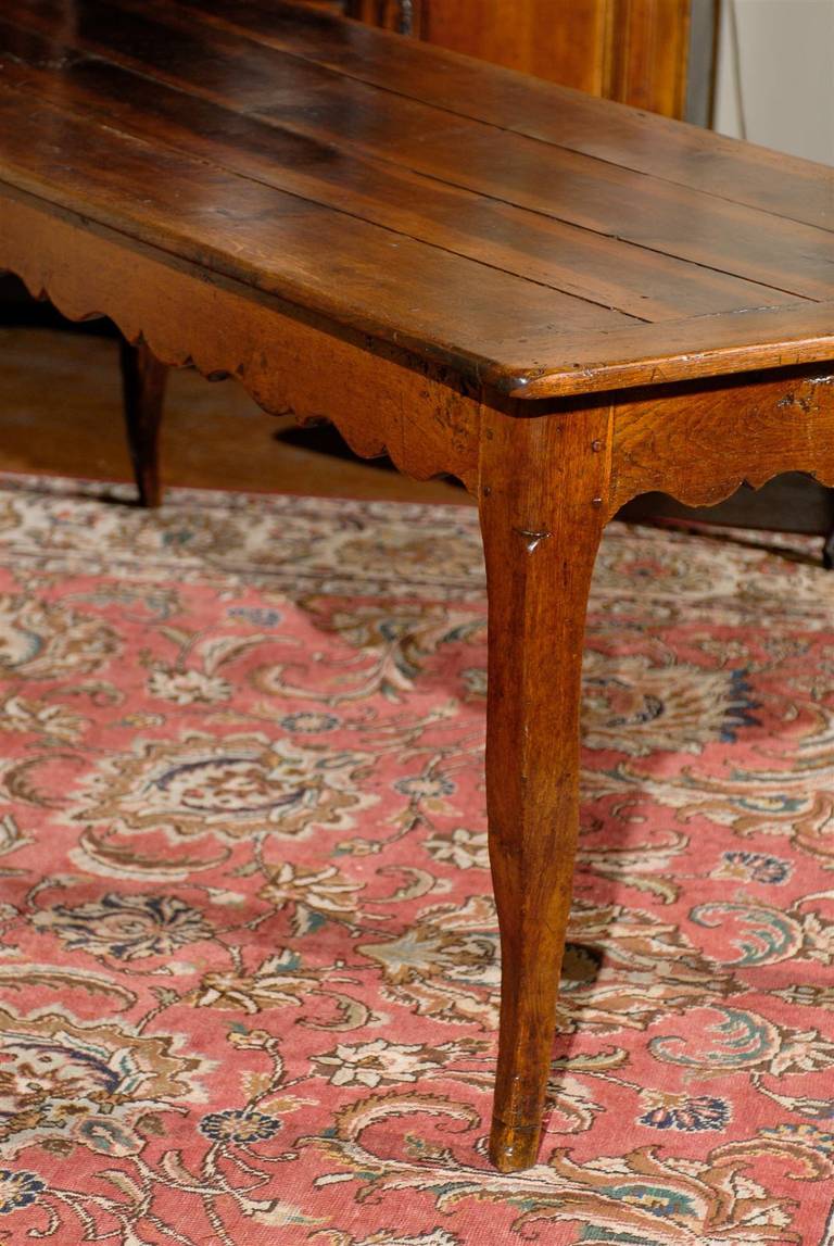 French Fruitwood 19th Century Farm Dining Table with Cabriole Legs 1