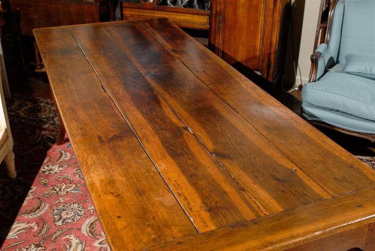 French Fruitwood 19th Century Farm Dining Table with Cabriole Legs 2