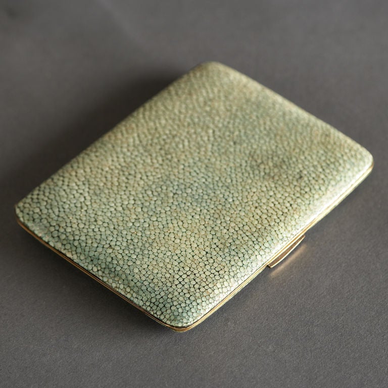 Shagreen card case in green