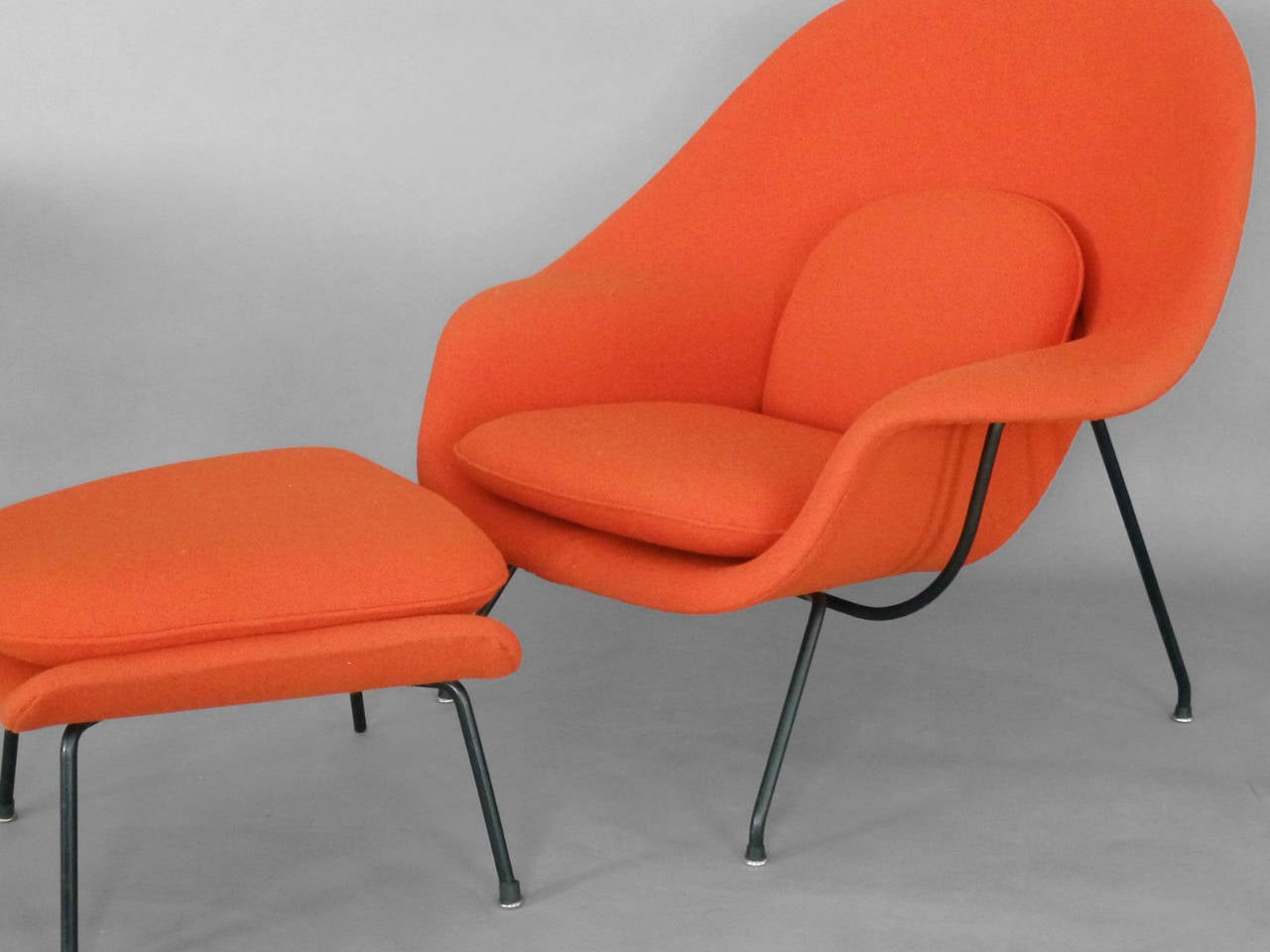 Saarinen for Knoll Womb Chair with Ottoman In Excellent Condition In Ferndale, MI