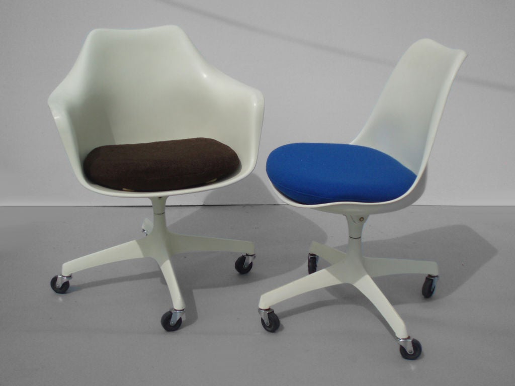 Tilt Swivel Tulip Desk Chairs by Eero Saarinen for Knoll.<br />
$1500.00 each chair (2 available)