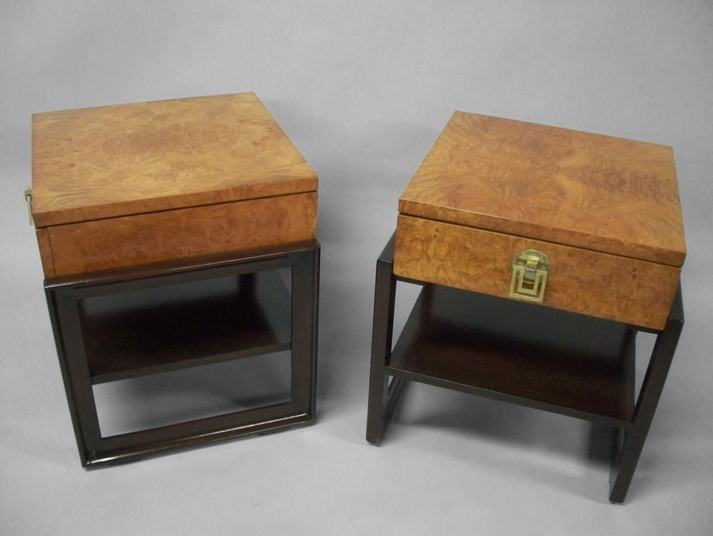 Pair of Mahogany base nightstands or side tables with nicely figured burl wood cases by Renzo Rutili for Johnson Furniture.

Measures: Cabinet: 20