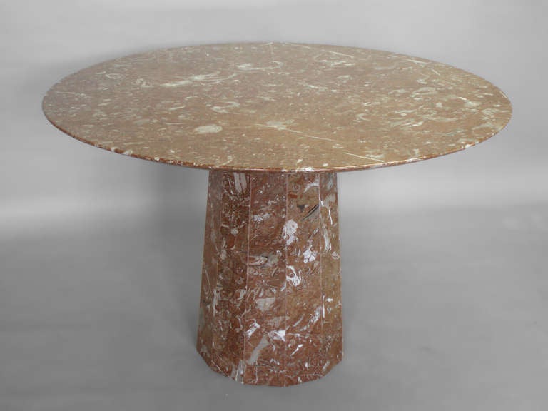 Beautifully Grained Pedestal Marble Dining Table in the Style of Angelo Mangiarotti
