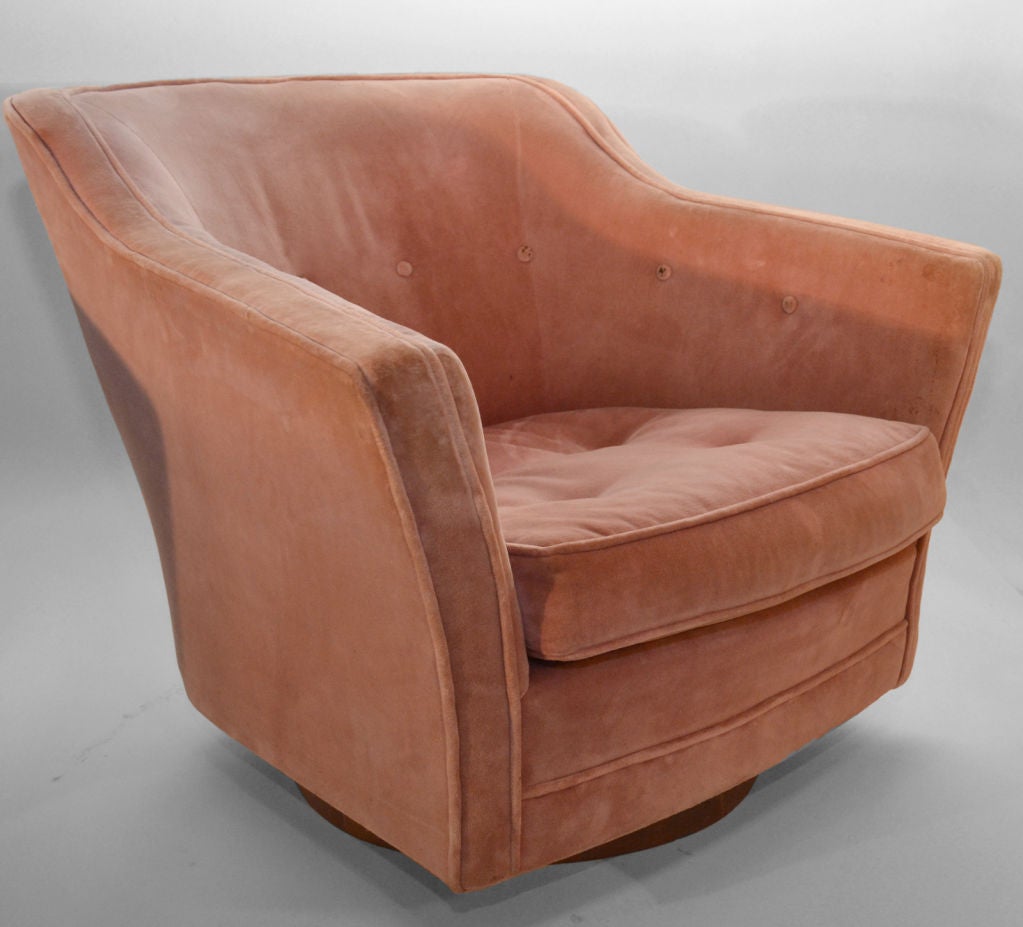 Late 20th Century Pair Pink swivel tub chairs