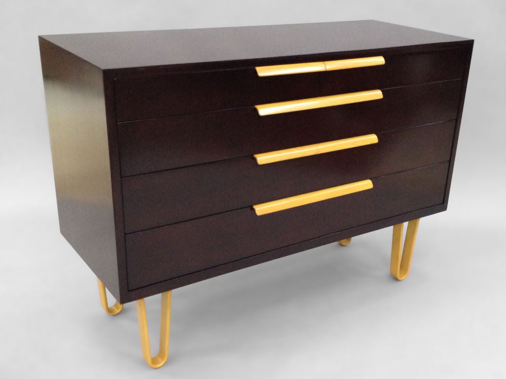 Chest of drawers on hairpin legs by Edward Wormley for Dunbar. Scarce Wormley Design. Measures: 33