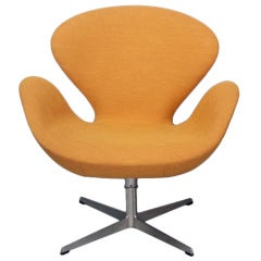 Swivel Tilt Swan Chair by Arne Jacobsen