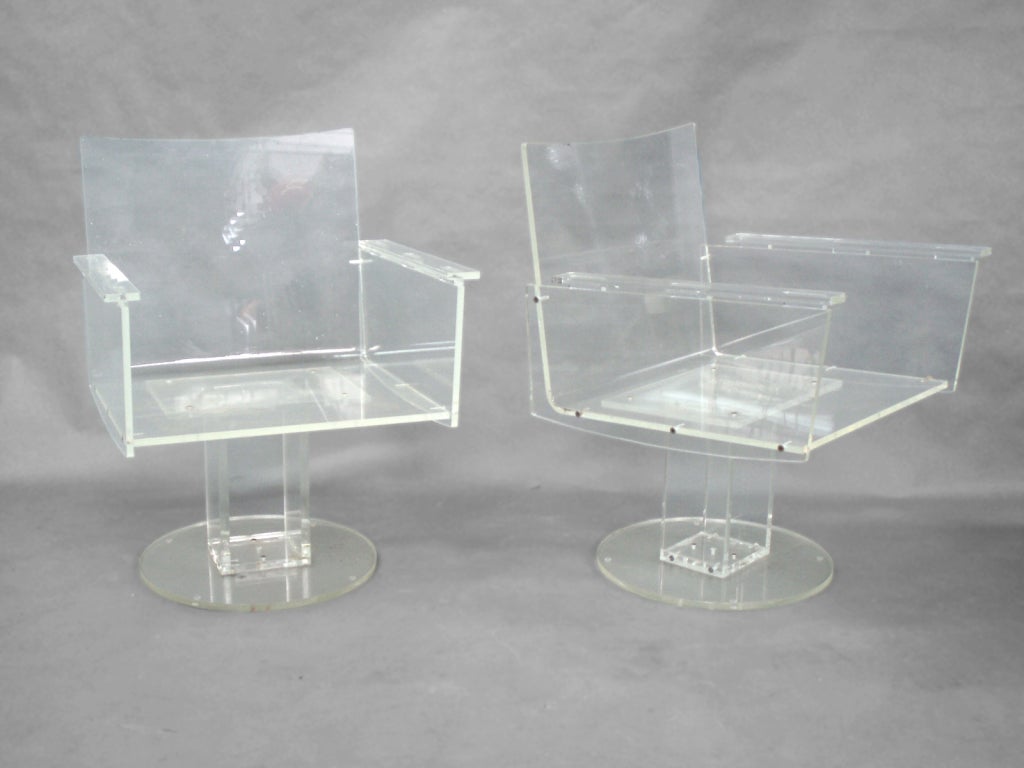 Pair of Vladimir Kagen style Lucite lounge chairs, Nicely crafted study in acrylic. Seat height is 15.5 without cushion.