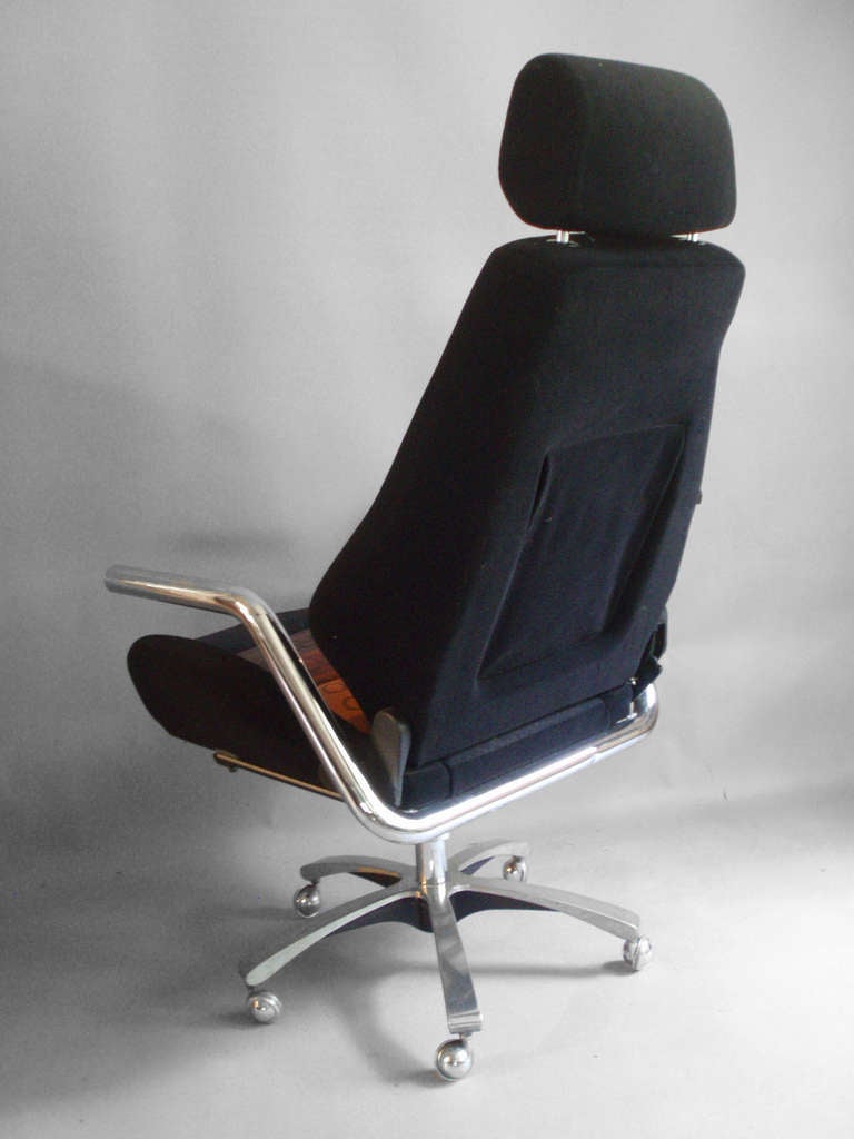 race car style executive swivel desk chairrecaro at 1stdibs race car style executive swivel desk chairrecaro at 1stdibs