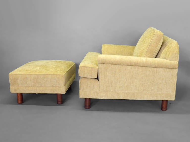 Mid-Century Modern Pair of Deep Low Lounge Chairs with Ottomans by Selig