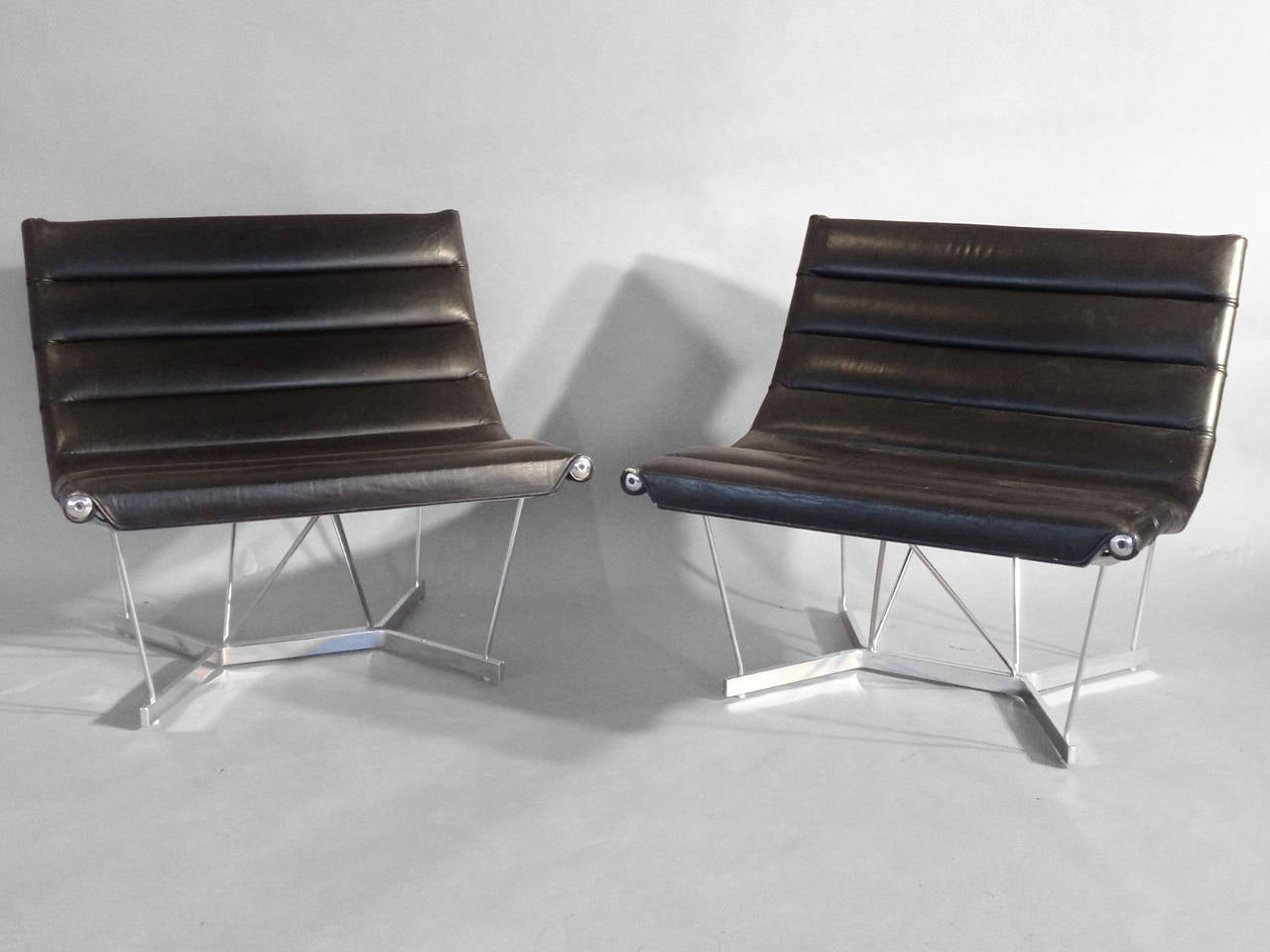 Scarce Pair of George Nelson Chrome Base Leather Catenary Chairs In Excellent Condition In Ferndale, MI