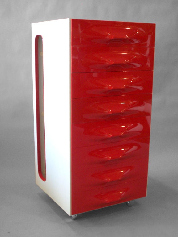 DF 2000 Gentlemans Valet by Raymond Loewy