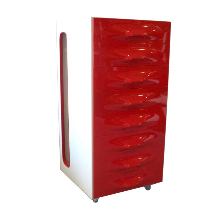 DF 2000 Gentlemans Valet by Raymond Loewy