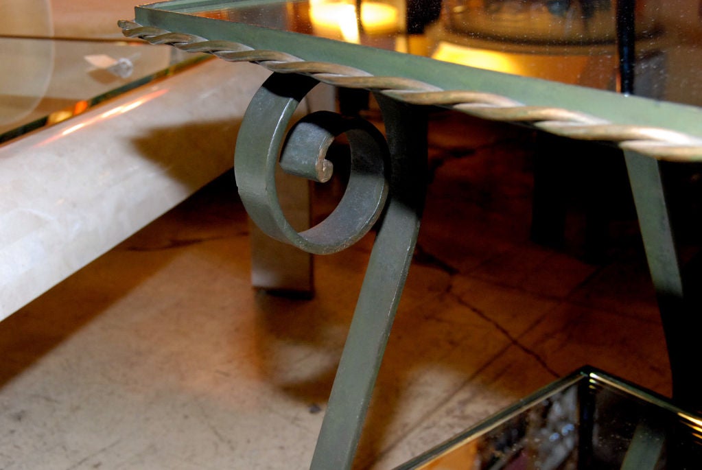Miroir Table d'appoint en fer forgé français des années 1940 en vente