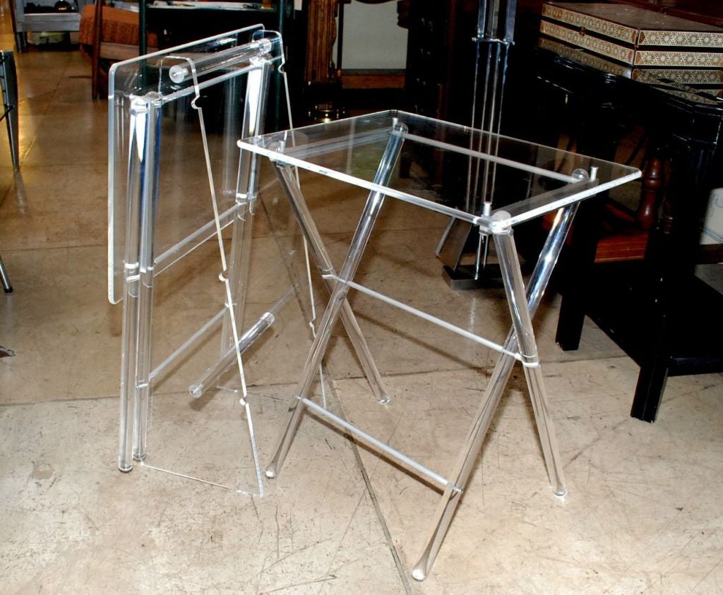 1970'S TWO LUCITE FOLDING SIDE TABLES WITH LUCITE STAND.
DIMENSION OF TABLE: W 20
