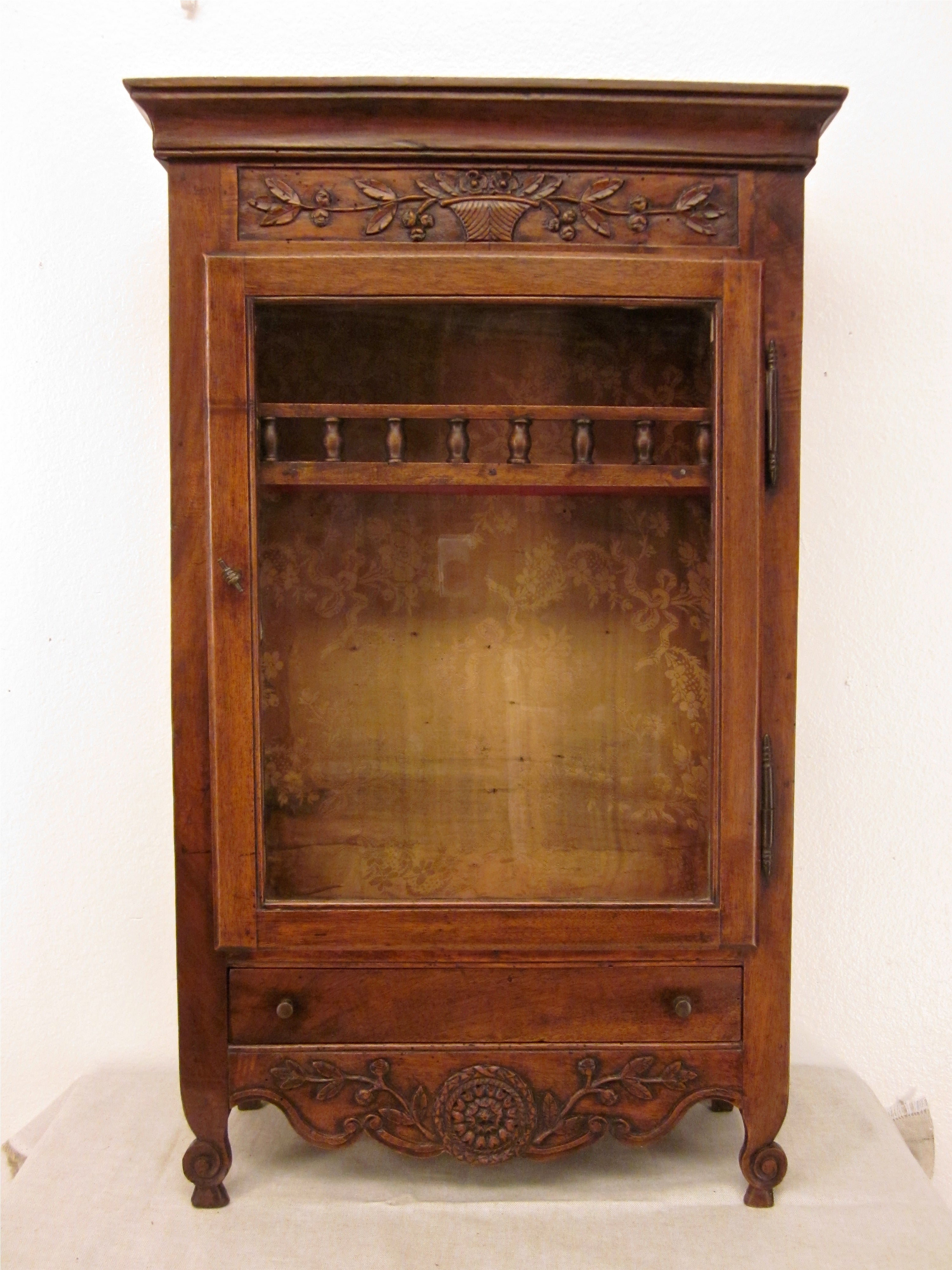 18th Century French Louis XV Verrio or Display Cabinet