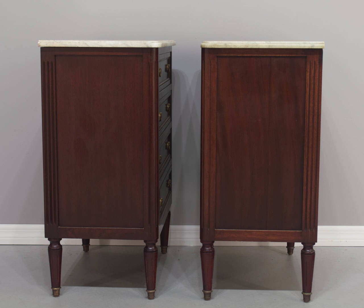 Pair of Louis XVI Style Mahogany Commodes or Chests of Drawers In Excellent Condition In Winter Park, FL