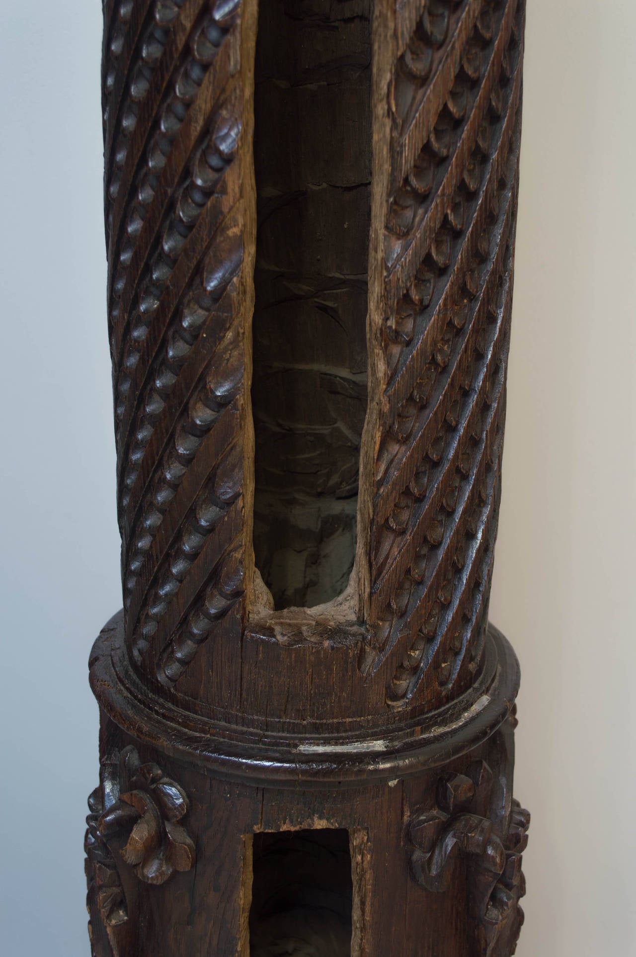 Hand-Carved Pair of 18th Century French Neoclassical Columns