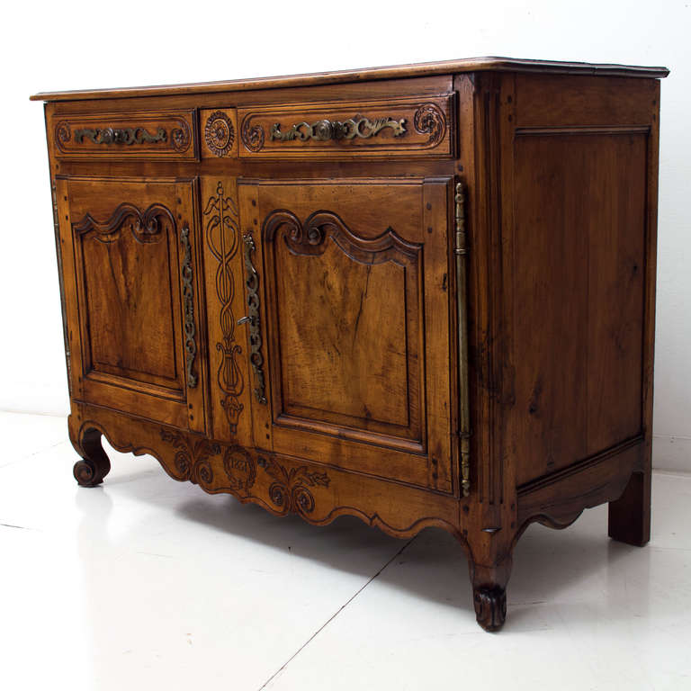 19th Century French Louis XV Style Buffet or Sideboard In Good Condition In Winter Park, FL