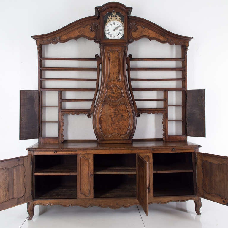 18th c. French Louis XV  Buffet Vaisselier or Hutch with Clock. In Good Condition In Winter Park, FL