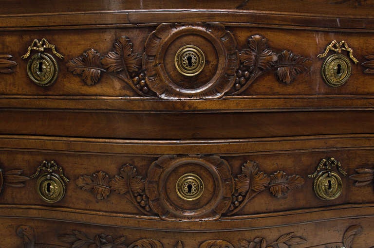 18th c. French Provincial Louis XV Commode or Chest of Drawers In Excellent Condition In Winter Park, FL