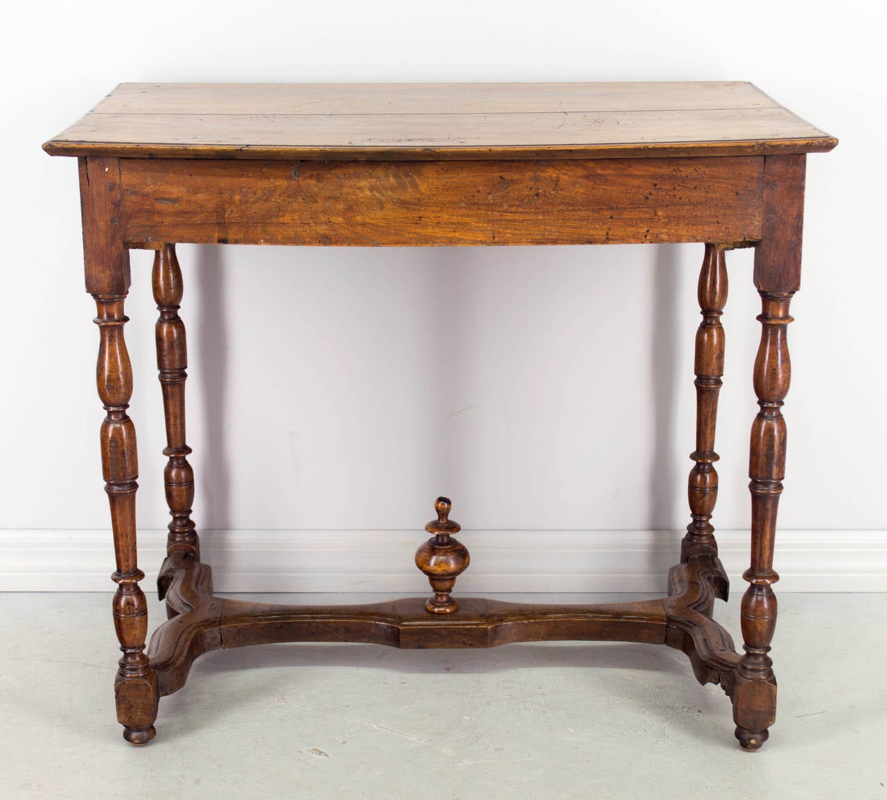 Early 19th Century Louis XIII Style Side Table In Excellent Condition In Winter Park, FL