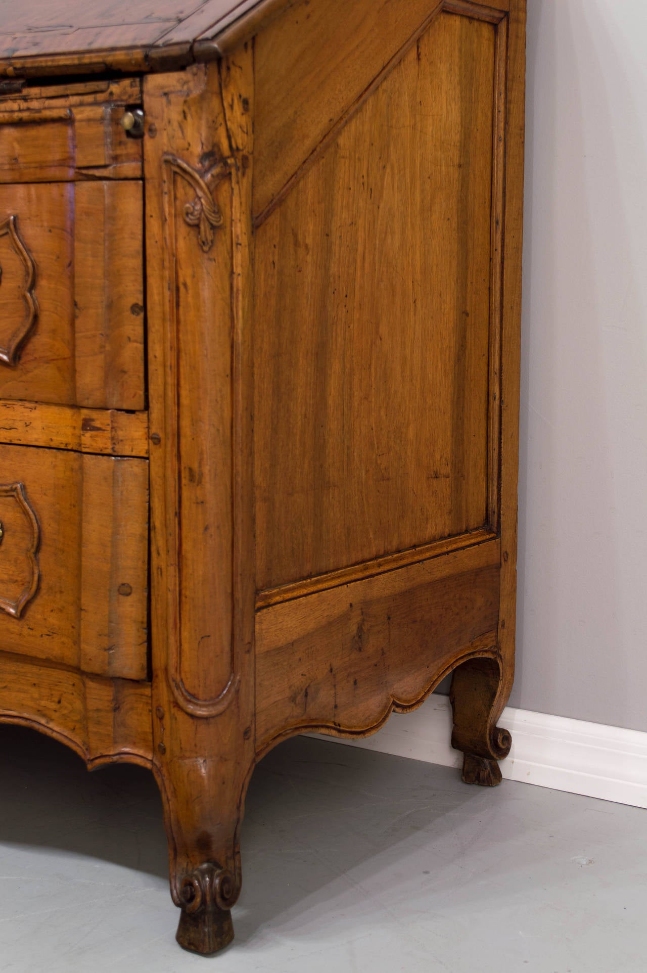 18th Century Louis XV Scriban or Slant Front Desk In Excellent Condition In Winter Park, FL