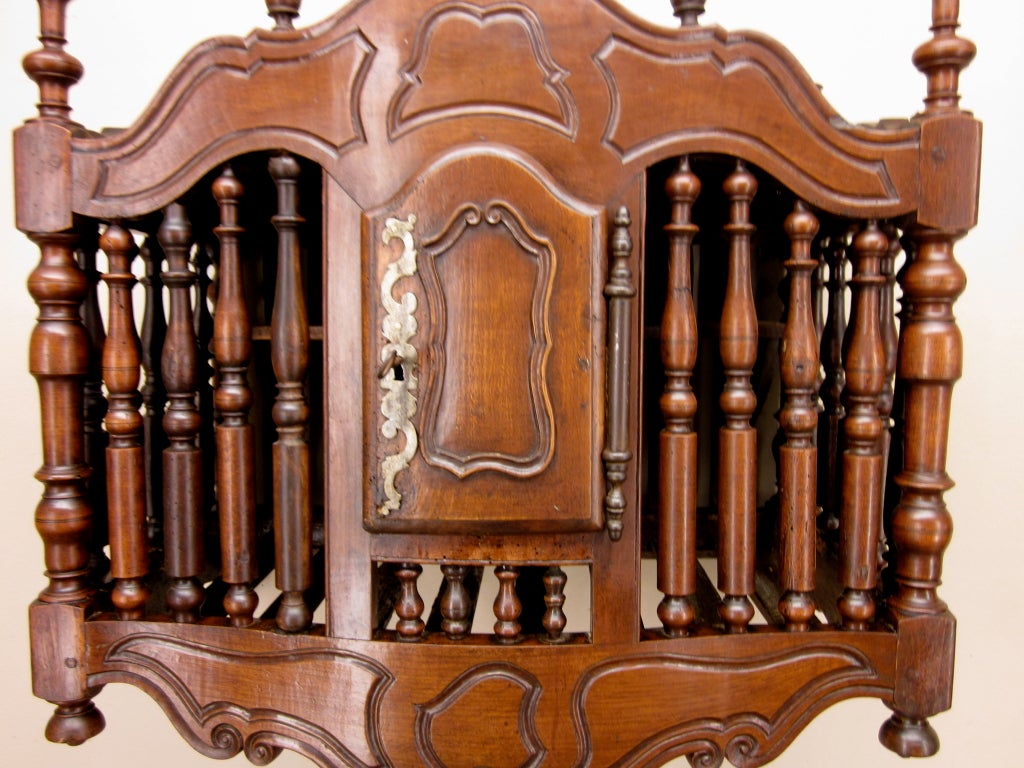 Provencal Walnut Panetiere In Good Condition In Winter Park, FL