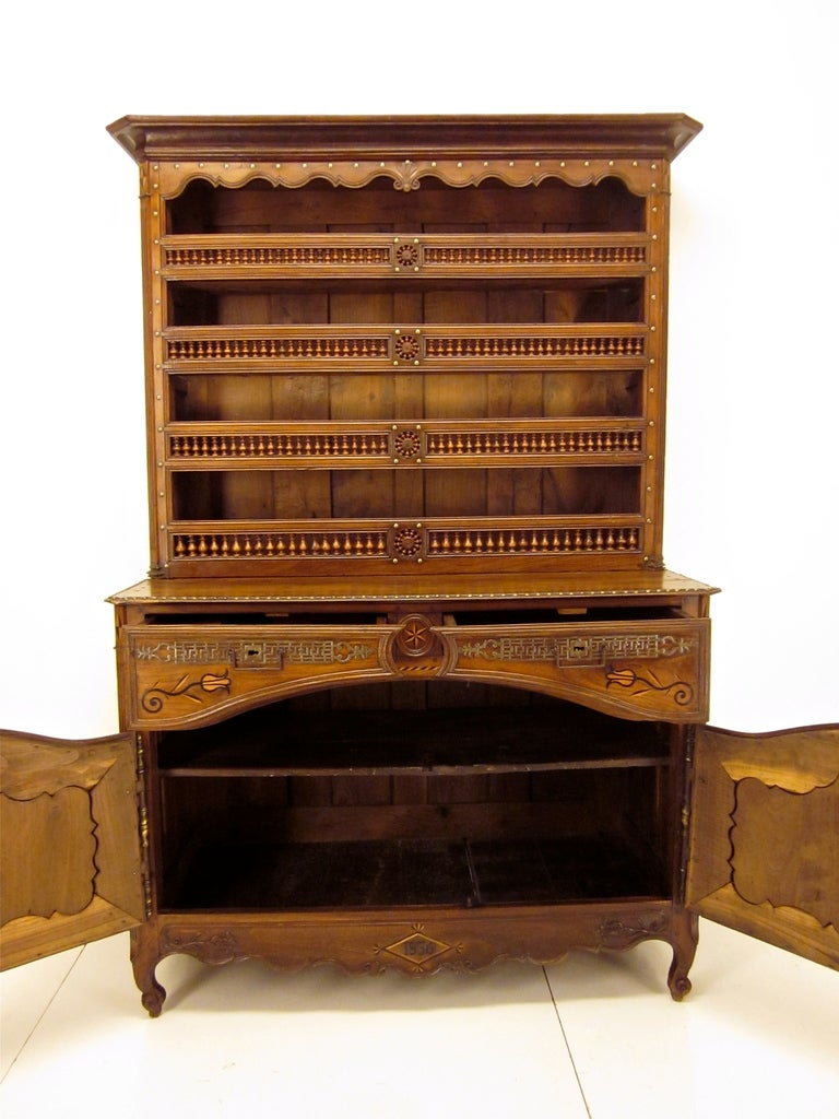 19th c. French Brittany Buffet Vaisellier or Hutch, Dated 1832 In Excellent Condition In Winter Park, FL