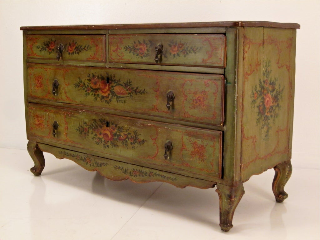 18th c. Italian Venetian Painted Commode or Chest of Drawers In Good Condition In Winter Park, FL