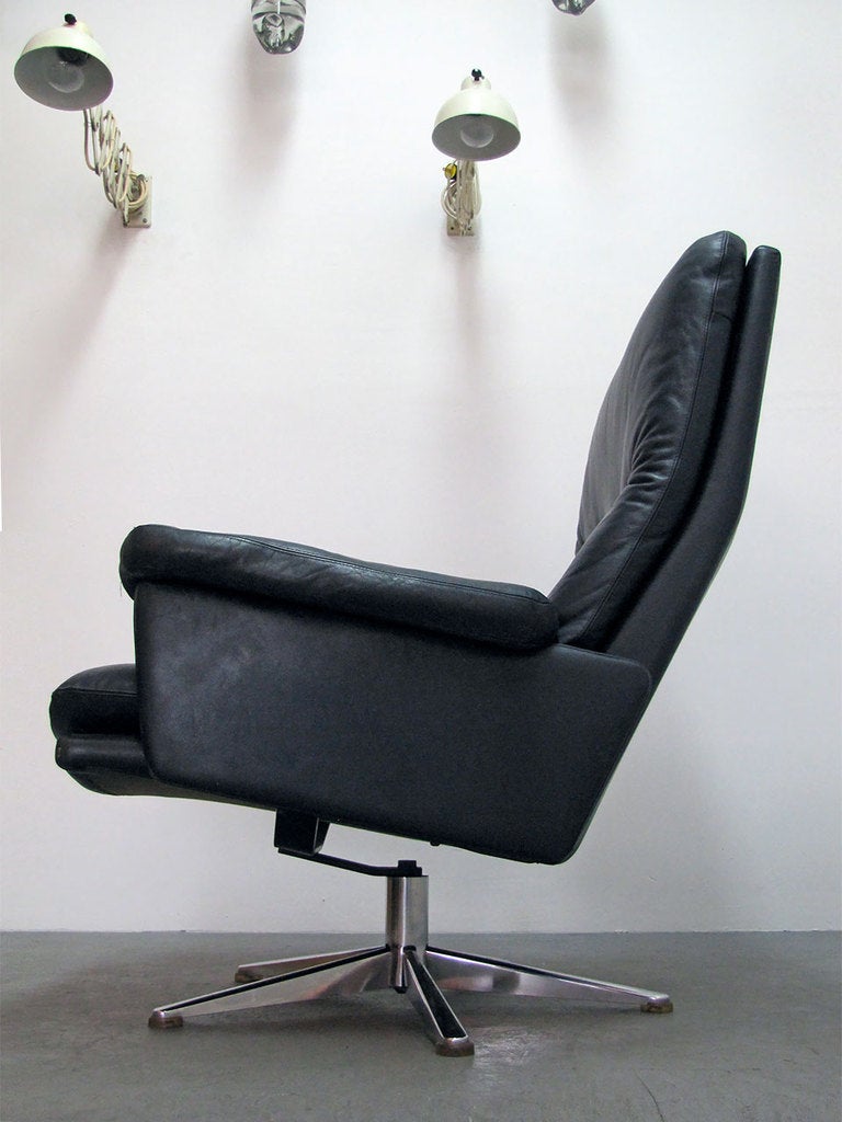 Pair of De Sede Leather Lounge Chairs In Excellent Condition In Los Angeles, CA