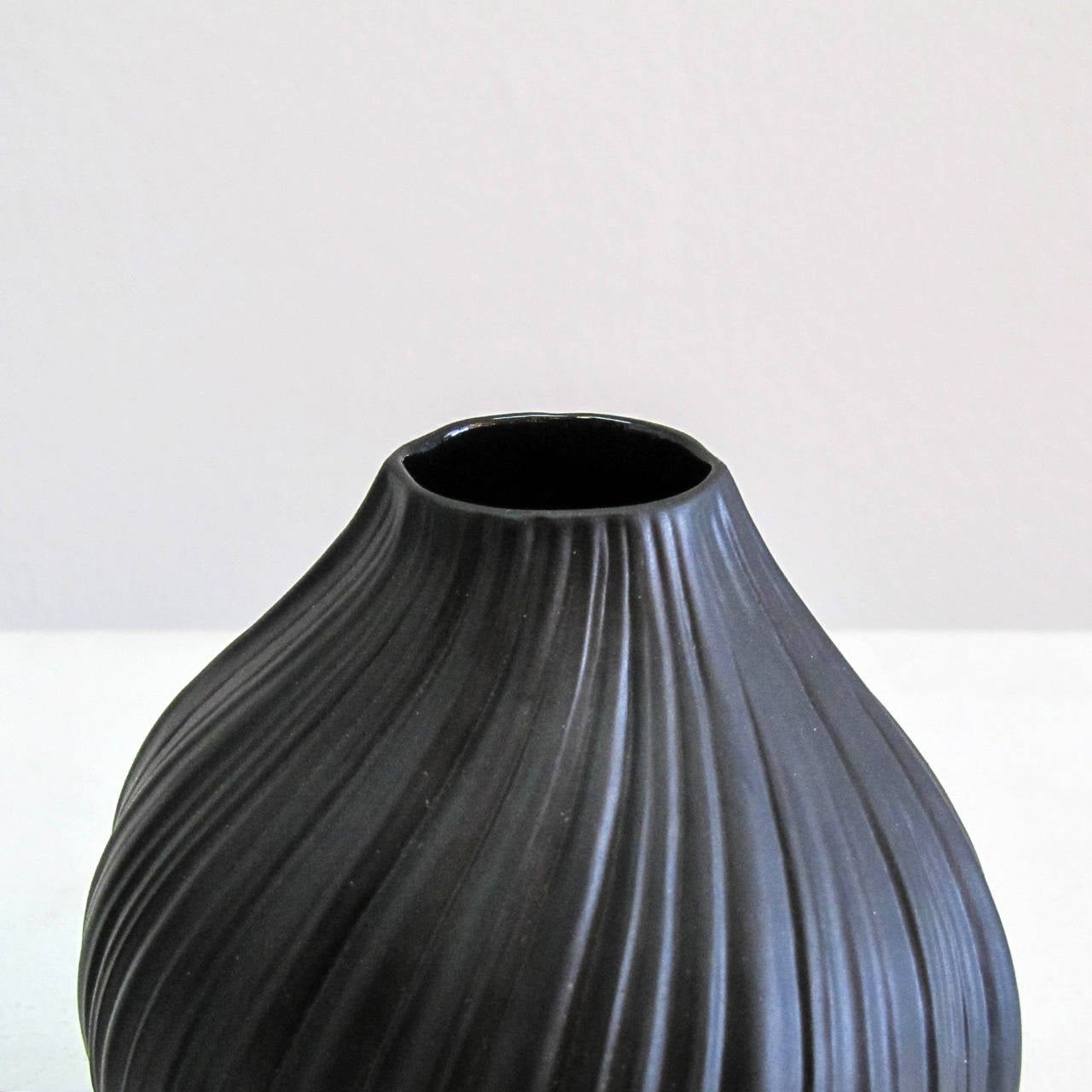 Martin Freyer for Rosenthal Vases In Excellent Condition In Los Angeles, CA