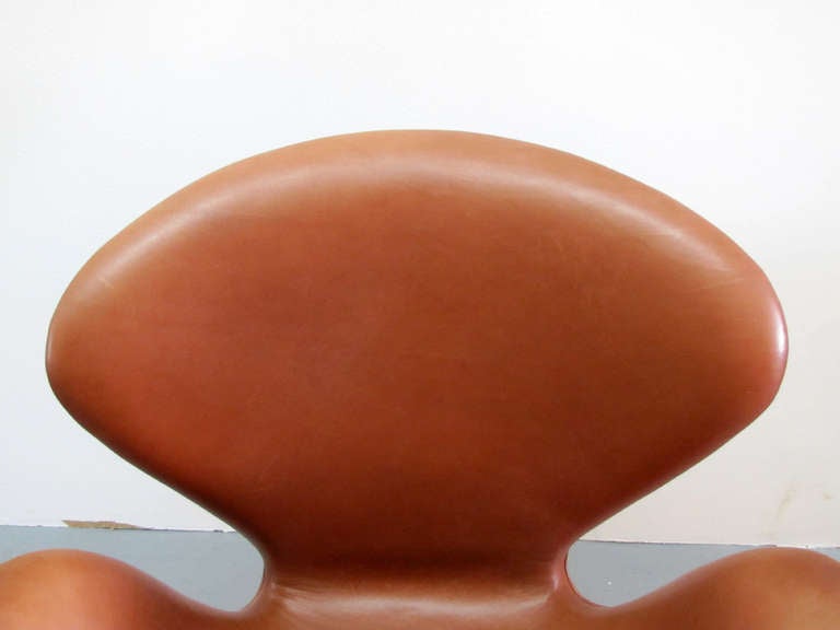 Arne Jacobsen - Swan Chair, model 3320 2