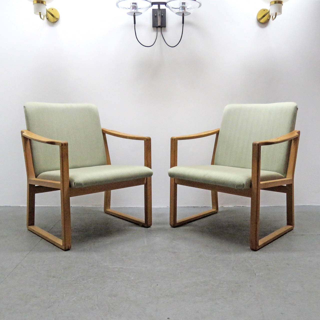 Set of Six Borge Mogensen Dining Chairs 3