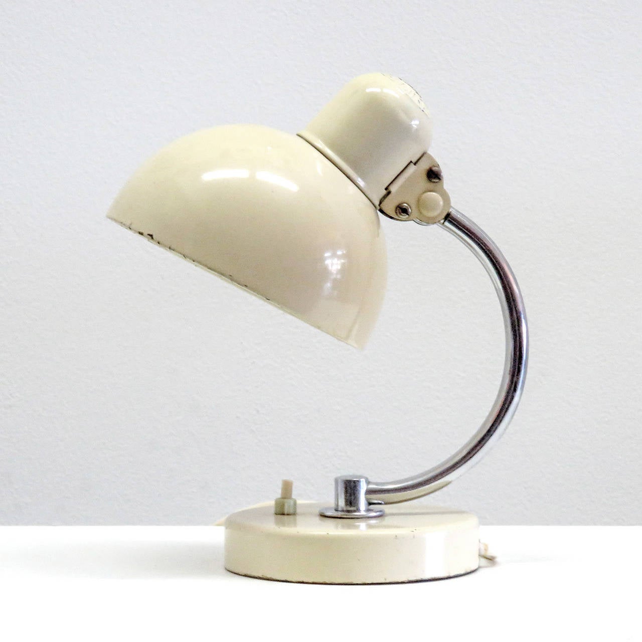 Enameled Kaiser iDell Model 6722 Table Lamp, 1930s