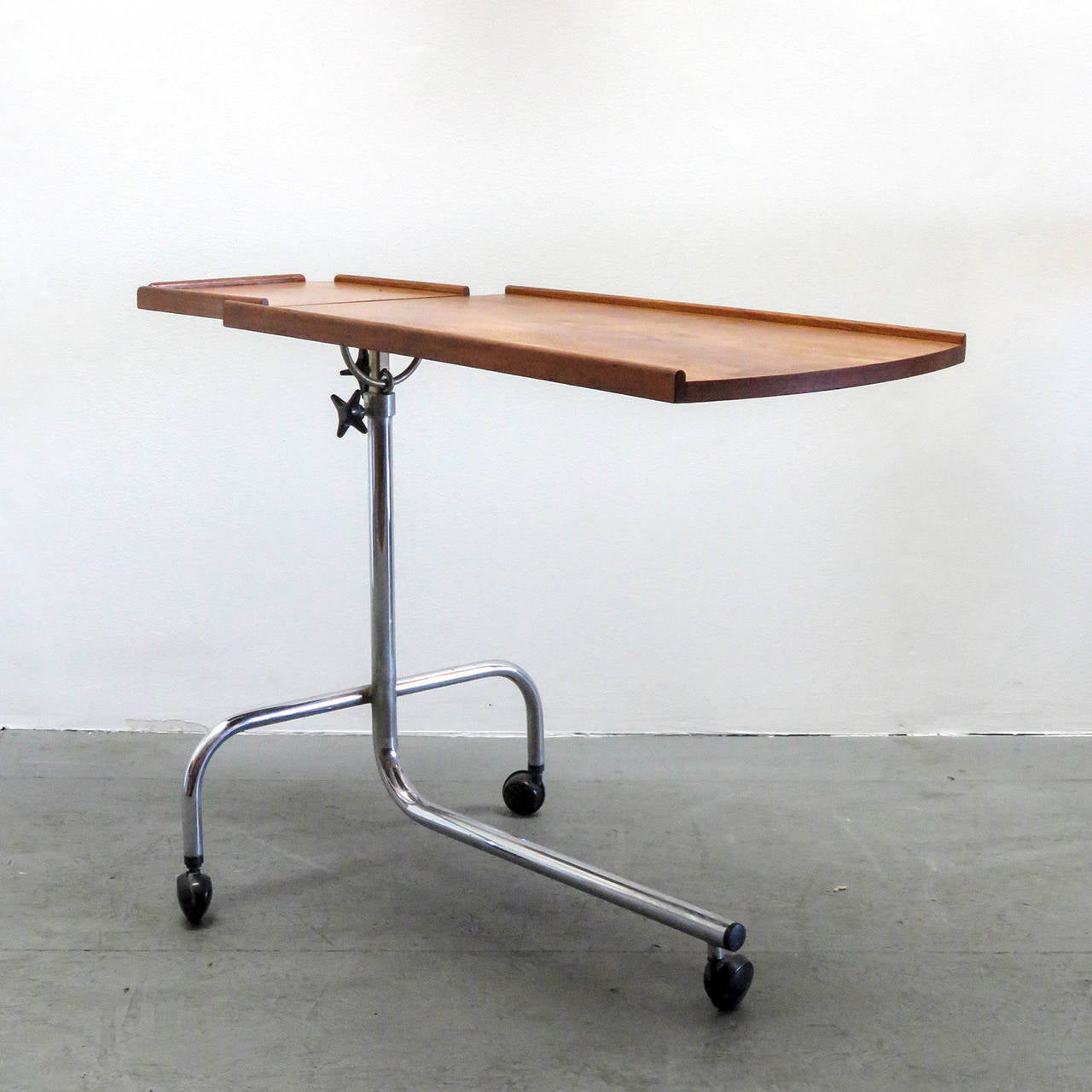 Danish Teak Reading and Serving Table, 1950s In Good Condition In Los Angeles, CA